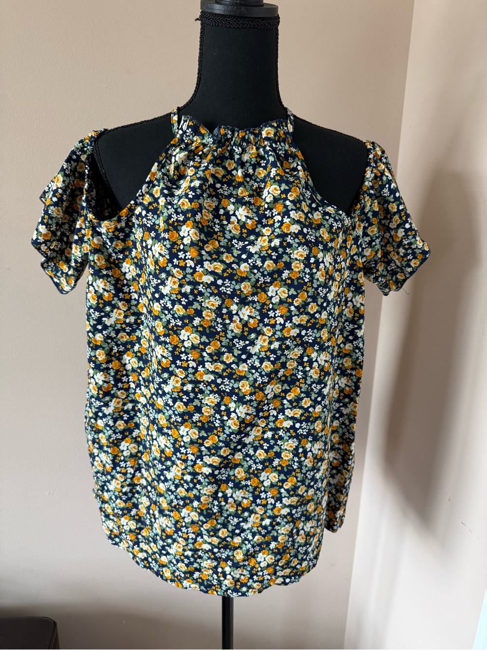 SHEIN Navy Cold-Shoulder Floral Top with Yellow & White Blooms